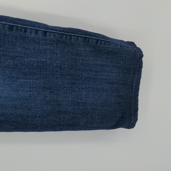Levi's Women's Classic Straight Jean Size 32‎ Medium Wash Denim Casual Solid - Picture 8 of 16